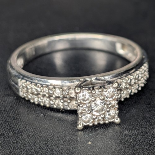 Stunning 9ct white gold - , 0.25