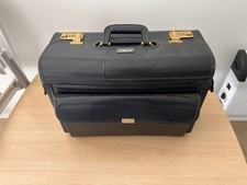 Flying Star Luggage’s Locking Leather Pilots Briefcase.
