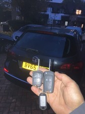 Car key programming reprogramming or pairing a car’s key fob or transponder key