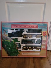 Vtg Adult Traditional Model Railway Train Set Battery Powered Large 5.72m Track