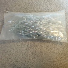 JOBLOT 200 x ISKRA 100pF 0.1nF 160v 10% POLYSTYRENE CAPACITOR (IS-131)