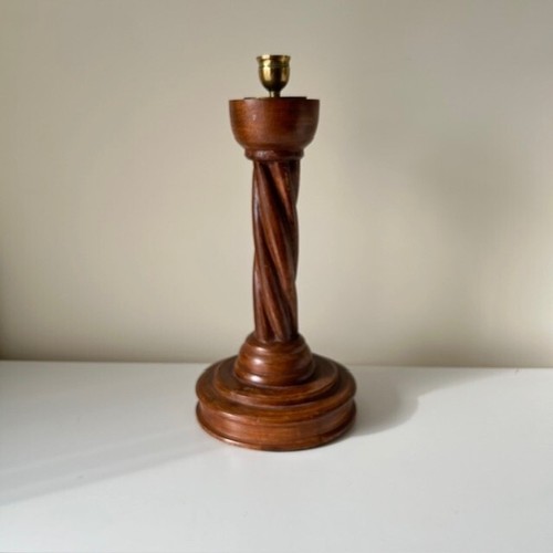 Wooded candlestick holder