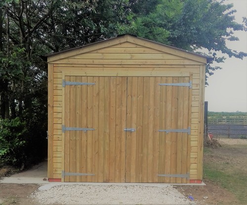 Timber garage good quality - garage,,