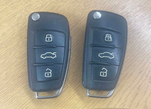 Pair genuine audi button - pair,