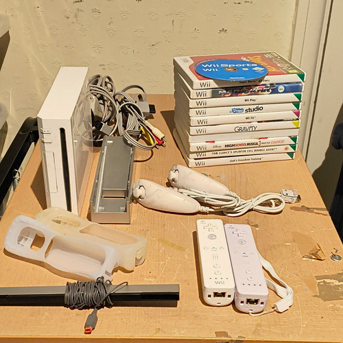 Nintendo wii console bundle - nintendo,