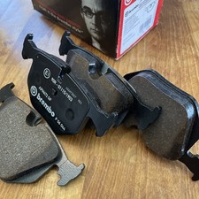 Brembo Brake Pad Set (2 Wheels on 1 Axle) P 06 044 / P06044