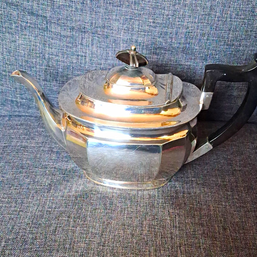 Silver plate tea coffee pot - tea/coffee,