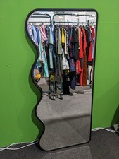 M&S River Full Length Wall