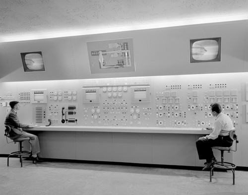 Control room 10ft - x,