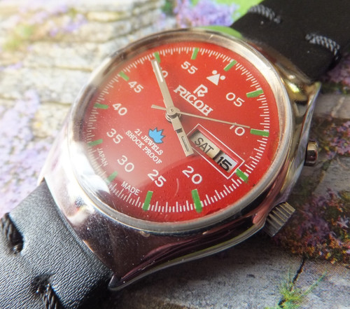 Red field dial 37mm - field, 1970's