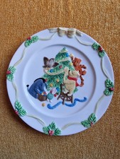 Border Fine Arts Winnie the Pooh Christmas Tree Decorating Plate A6369