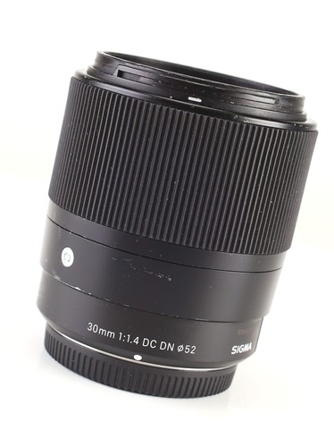 Sigma 30mm dc - sigma, f1.4