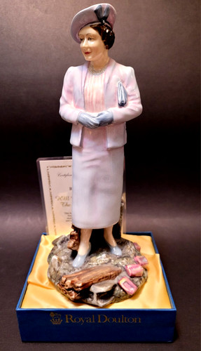 Royal doulton queen - royal,