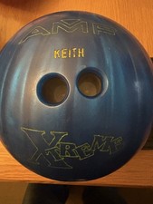  AMF Extreme 7.2 kg Bowling Ball in blue with multicoloured 5.6 kg ball with bag