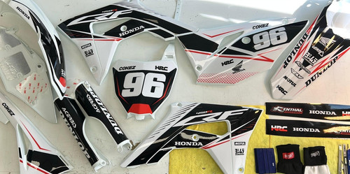 Graphics and plastic - graphics,