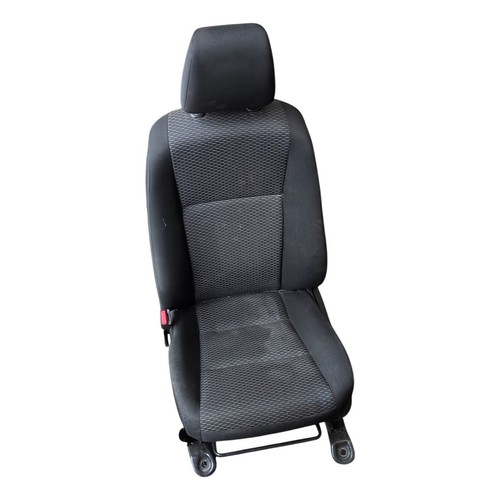 Toyota hilux left front seat - front,