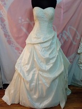 Wedding dress size 14 ivory