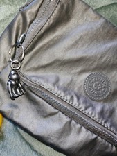 Kipling Metallic Graphite