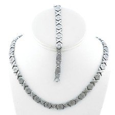 Hugs & Kisses Necklace