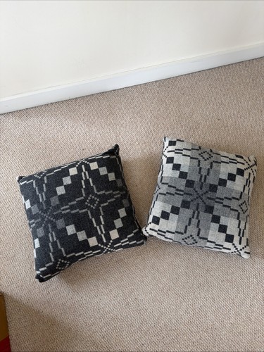 Melyn tregwynt cushion - melyn,