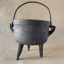 Antique Cast Iron 3-Leg