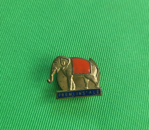 Vintage fremlins ale lapel - vintage,
