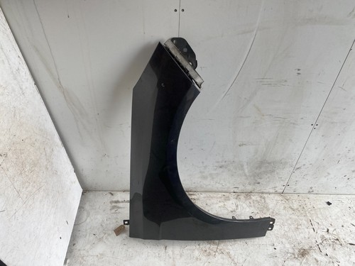 Ford focus wing - o/s/f,