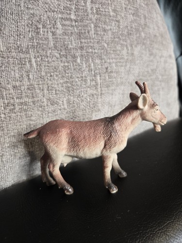 Vintage goat figurine farm - vintage?,