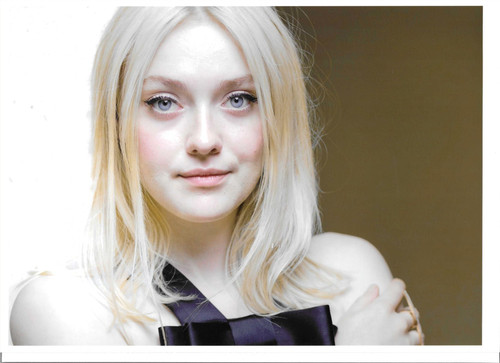 Dakota fanning foto 20x30 - dakota,