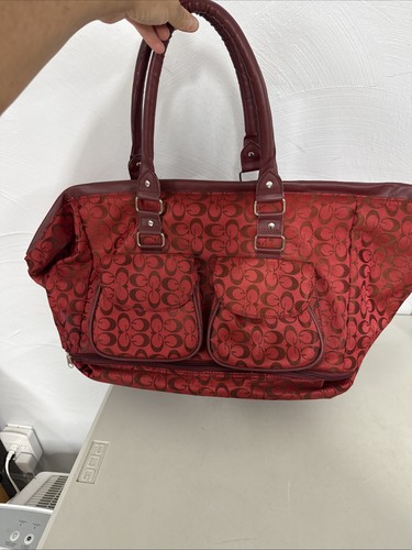 Guess canvas red - 19”,