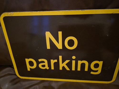 Parking road sign genuine - no,