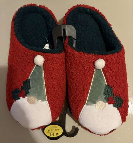 Christmas slippers size 6 - christmas,
