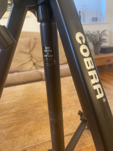 Cobra extendable tripod
