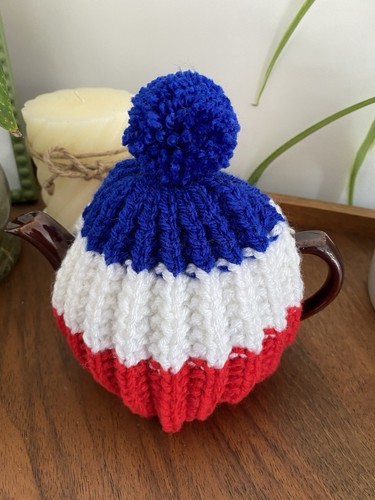 Hand knitted tea cosy - knitted, to