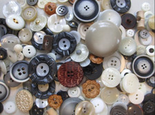NEW - 1KG of Mixed Buttons Bag