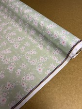 4 metres Light Green Flowers