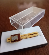 Tie pin. TOSHIBA Silicon Chip Wafer Die IC.