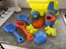 Sand Pit/Beach 9 Piece Play Set