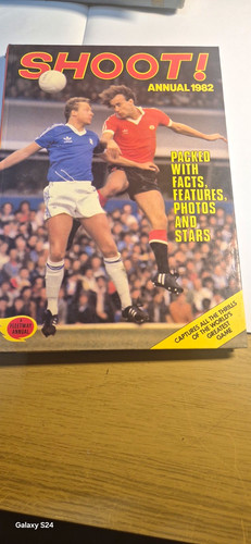 Shoot football annual 1982 - shoot!,
