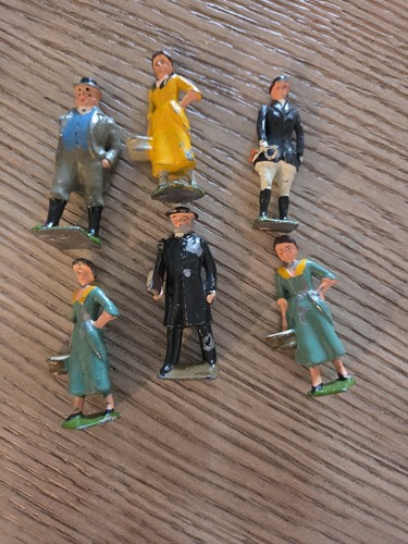 Vintage britains lead - w,