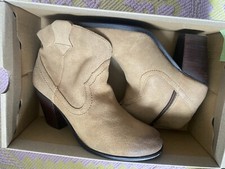 Roberto Vianni Suede Boots Womens  *Size 5.5(38) “Brand New”