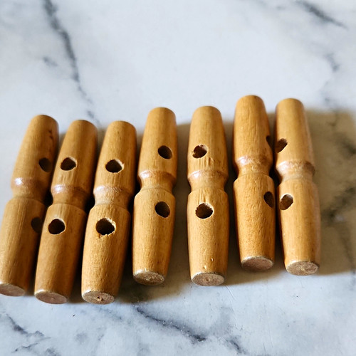 Wooden toggle buttons brown - buttons,,