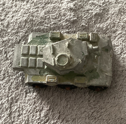 Armoured tank - ,
