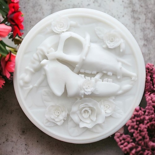 Artist resin skeleton - resin:,