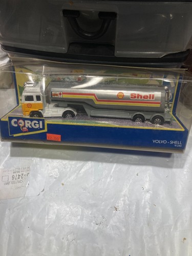 Corgi nib mint - nib,, volvo