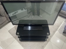 Samsung Plasma Screen TV Full HD 42 Inch With A Black Tempered Glass Stand