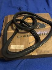 Genuine Ford Transit Minibus Mk1 LWB 130,190,100L Rear Centre Window Seal