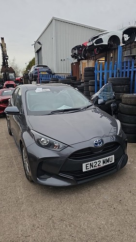 Toyota yaris hybrid 2022 - toyota,