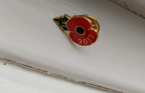2012 poppy remembrance pin - remembrance,