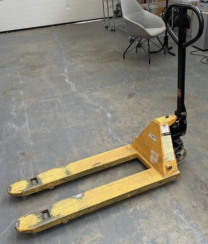 Hand pallet pump - truck,